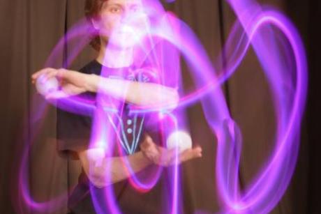 Įspūdingas žonglieriaus Manto žongliravimo šou ir pamoka