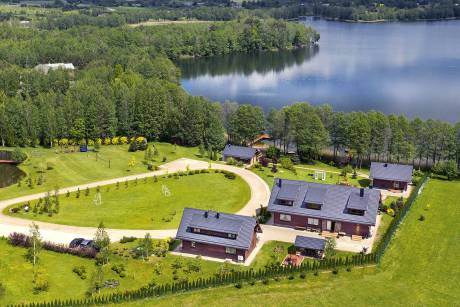 Sodyba "Vila Viesai" – išskirtinė vieta vestuvėms ir kitoms šventėms ant ežero kranto