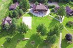 Sodyba „Ilgajis“ ant ežero kranto: pokylių salė, pirtis, nameliai