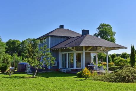 Namelis su kubilu ir pirtimi Kauno rajone – Vila 9Vėjai