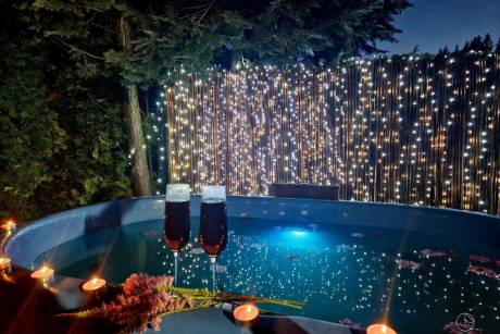 "EKO" Namelis su Jakuzzi dviem