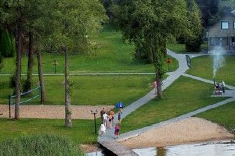 Pirčių rezidencija Trakų rajone ant Margio ežero kranto "Vantos lapas"