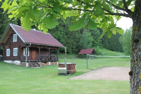 Sodyba Raseinių rajone: salė, pirtis, kubilas, baidarės