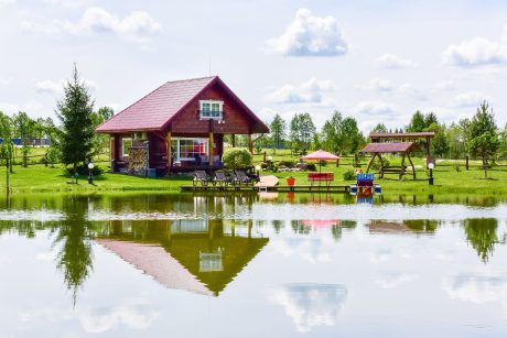 Šreko sodyba Molėtų rajone prie ežero – poilsiui ir šeimos šventei iki 10 žmonių