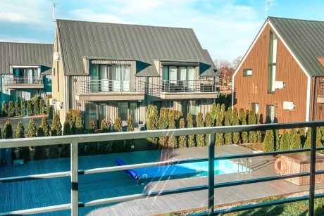 Apartamentai per du aukštus,  su lauko šildomu baseinu Kunigiškiuose 