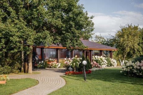 Sodyba Ukmergės rajone Pas Mildą”: 50 vietų salė, pirtis, kubilas