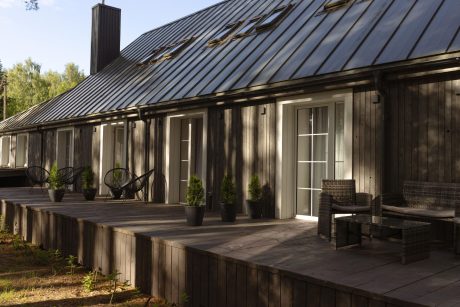 Svedresort – sodybos nuoma šventėms ir poilsiui ežero pakrantėje