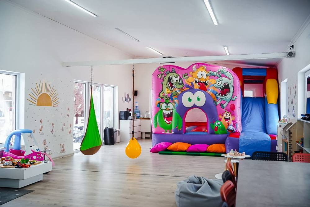 Vaikų žaidimų kambarys su kiemu Panevėžio rajone "Piniavos padaužos"