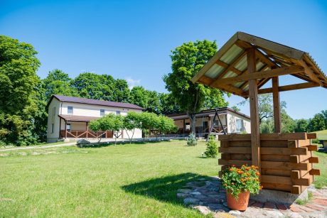 Sodyba Alytaus rajone – šventėms ir poilsiui. Yra pirtis, kubilas