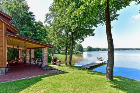 Namelio su pirtimi nuoma ant Margio ežero kranto. Trakų rajonas.
