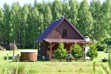 Pundeliškių sodyba. Du atskiri nameliai 
