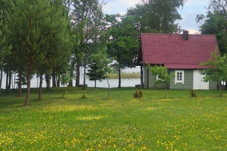 Išnuomojama sodyba Alaušo ežero pakrantėje su pirtele, kubilu