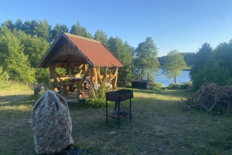 Sodybos nuoma prie Ilgio ežero - su pirtimi ir kubilu. Labai privatu - nėra kaimynų!