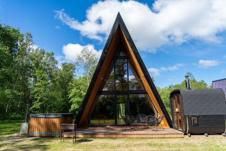 Frame Village - išnuomojami nameliai prie ežero nedidelės grupės (šeimos, draugų) poilsiui