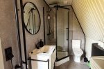 Frame Village - išnuomojami nameliai prie ežero nedidelės grupės (šeimos, draugų) poilsiui