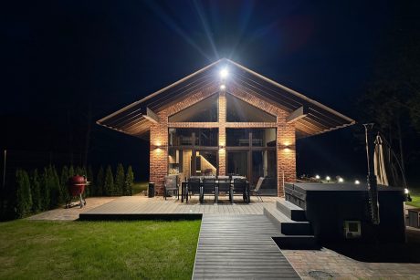 "Galuonų Vilos" - apgyvendinimas vilose bei nameliuose prie ežero Molėtų rajone