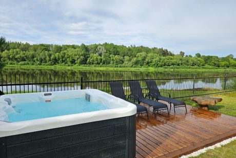 Sodyba "Nemunas Riverside" ant upės kranto: pirtis, Jacuzzi