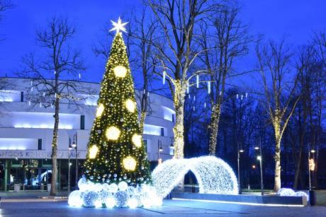 Kalėdų eglės įžiebimas Palangoje ir Šventojoje gruodžio 1 ir 9 d.